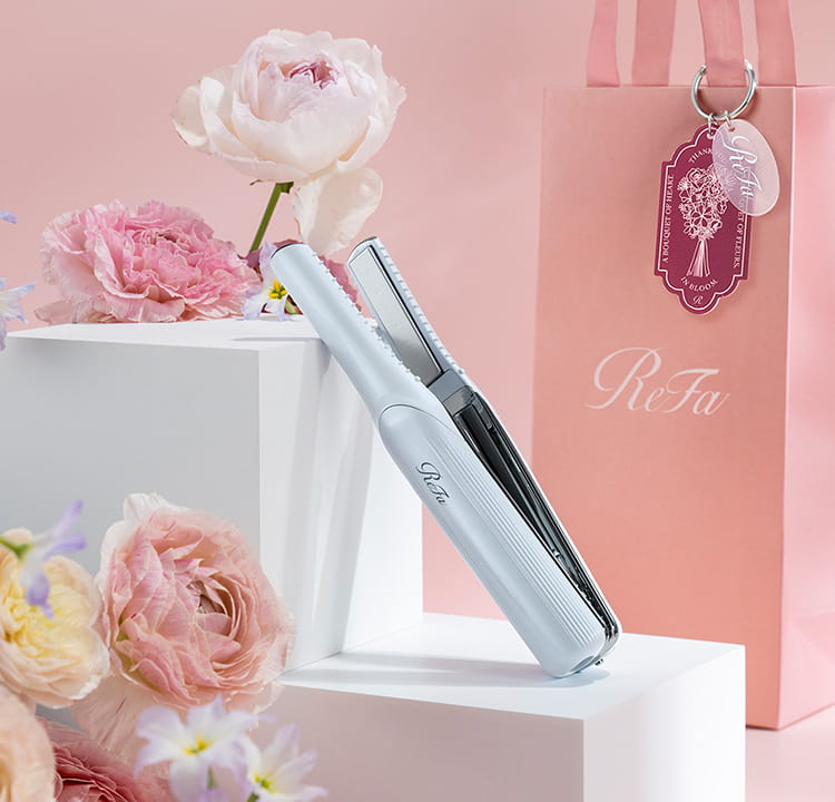 毛先1cmのニュアンスでワンランク上のヘアスタイルへ。