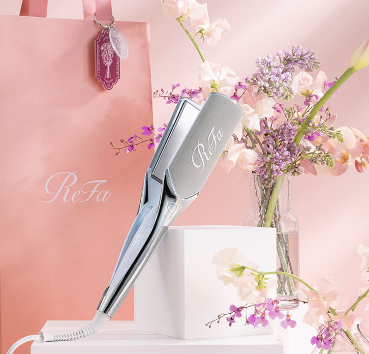 ワンストロークでうねり整う。 隙なくツヤめく、 別格※1のストレート。