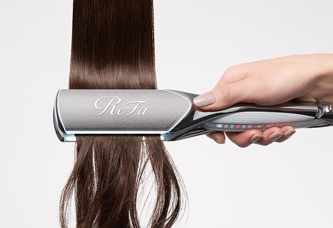 髪のうねり悩みに リファパワーストレートアイロン プロ | ヘア