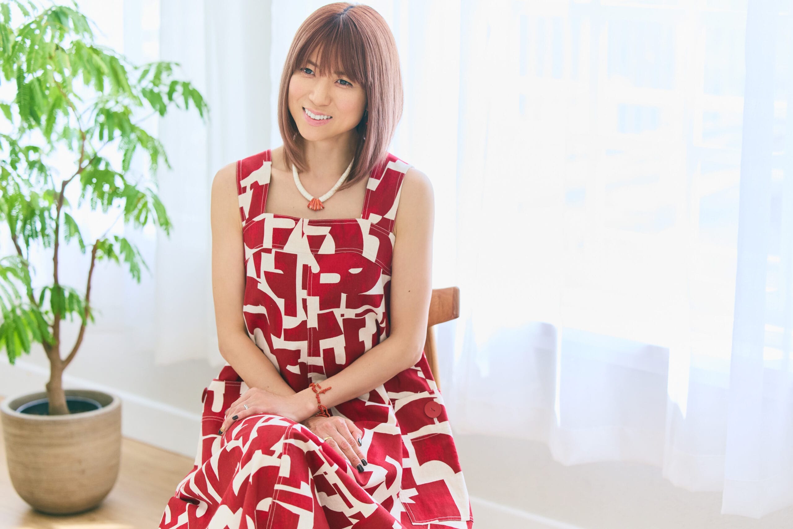 hitomiさんがインタビューを受ける画像3