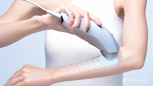 IPL光をノンストップで高速連続照射。最速0.28秒間隔※1の速さで時短ケア。