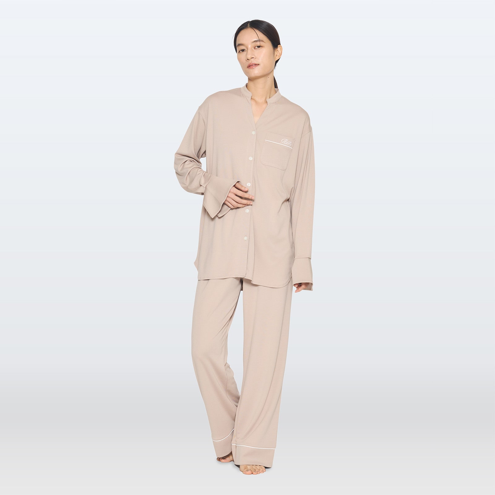 モイストスムース スタンドカラースリープウェア