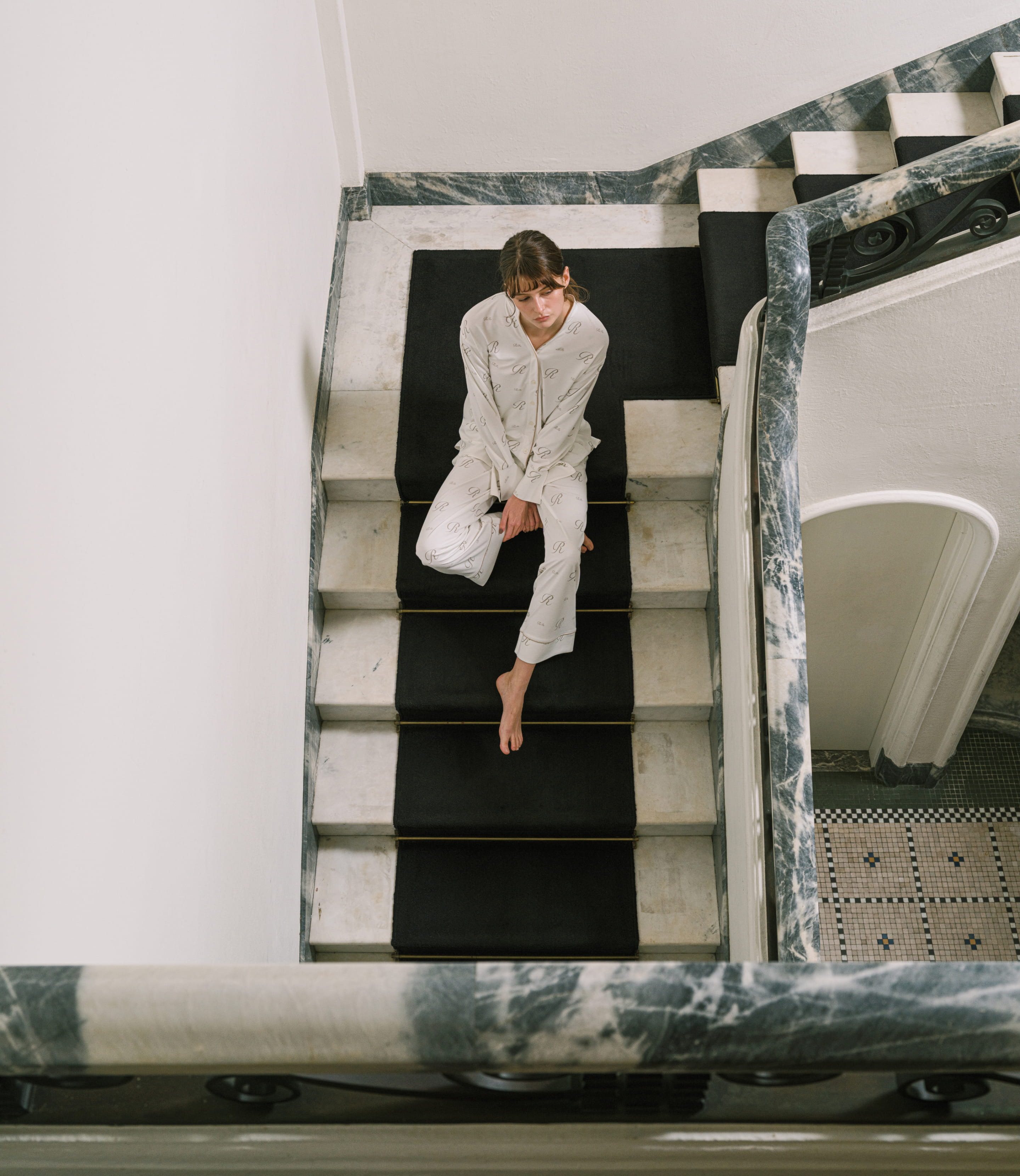 モイストスムース スタンドカラースリープウェア リファロゴ