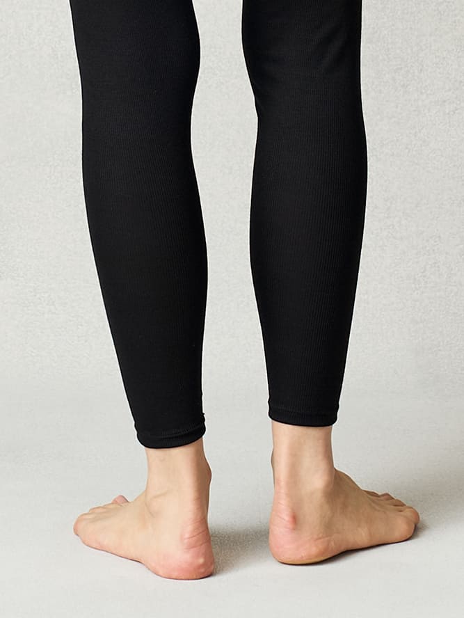 使いやすいベーシックな黒