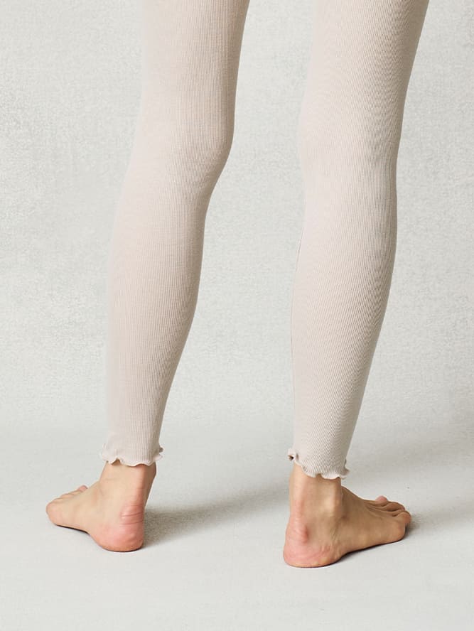 透けにくいベージュ