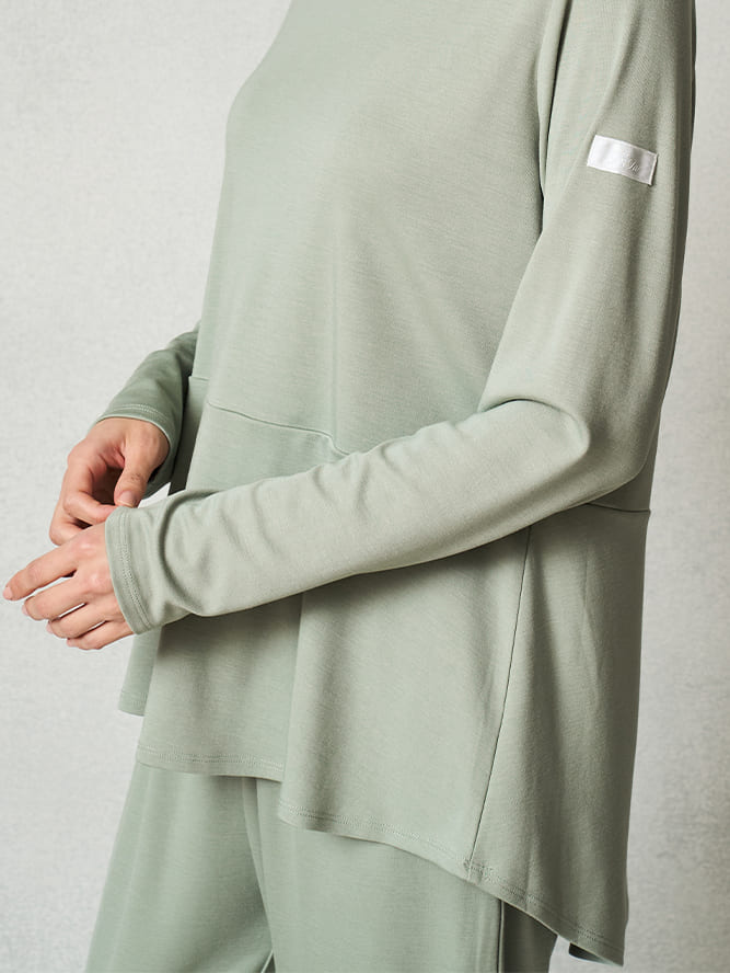 手首までカバーする袖丈