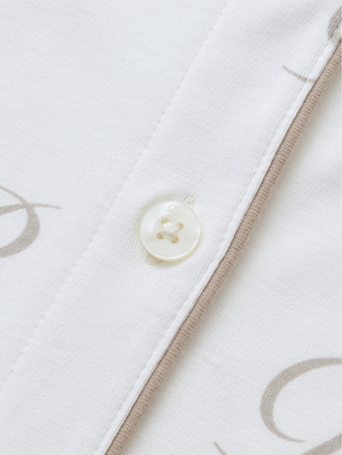 デザイン（写真はボタン）