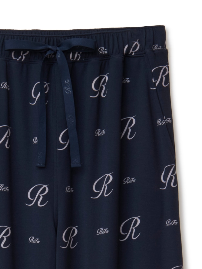 デザイン（写真は胸ポケット）