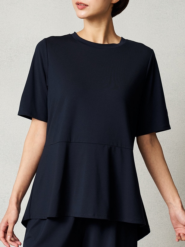 二の腕をしっかりカバーする袖丈