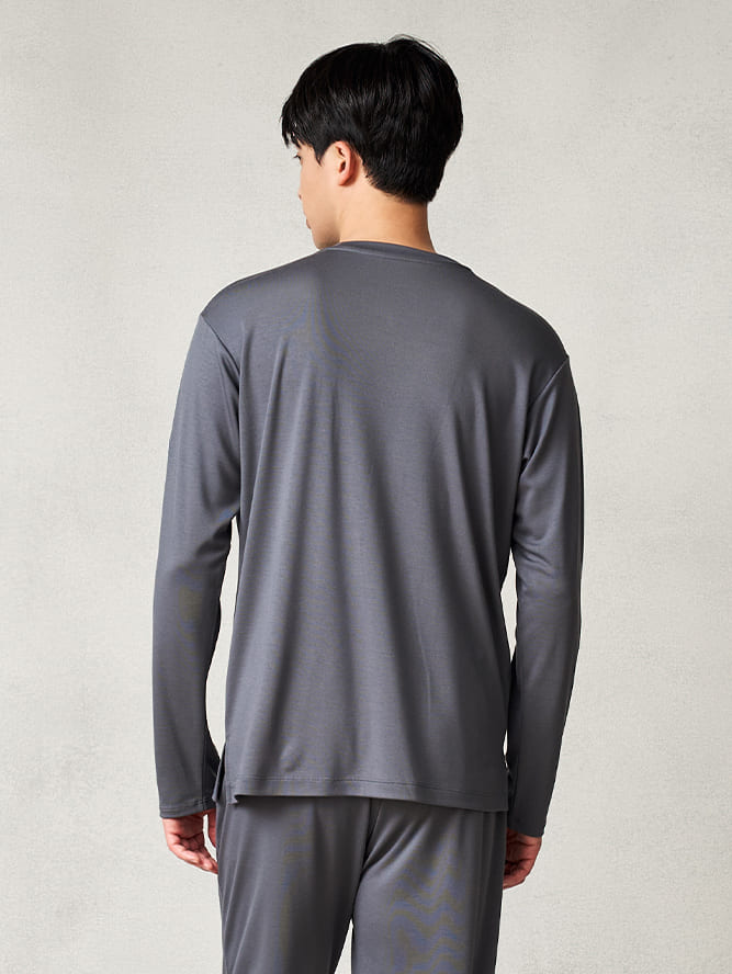 着るだけでスタイルアップ