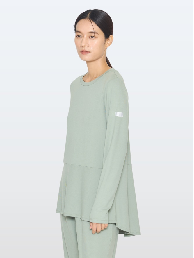 着るだけでスタイルアップ