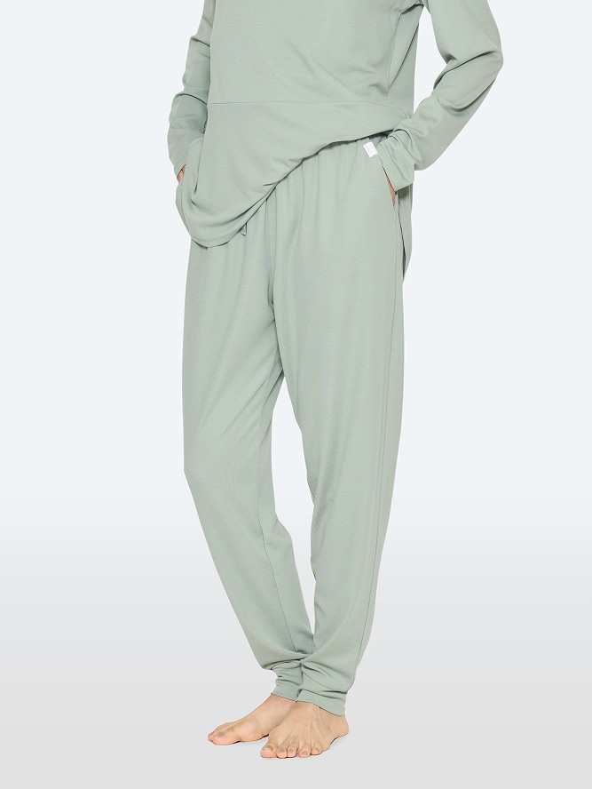 寝ている時も足首を温める