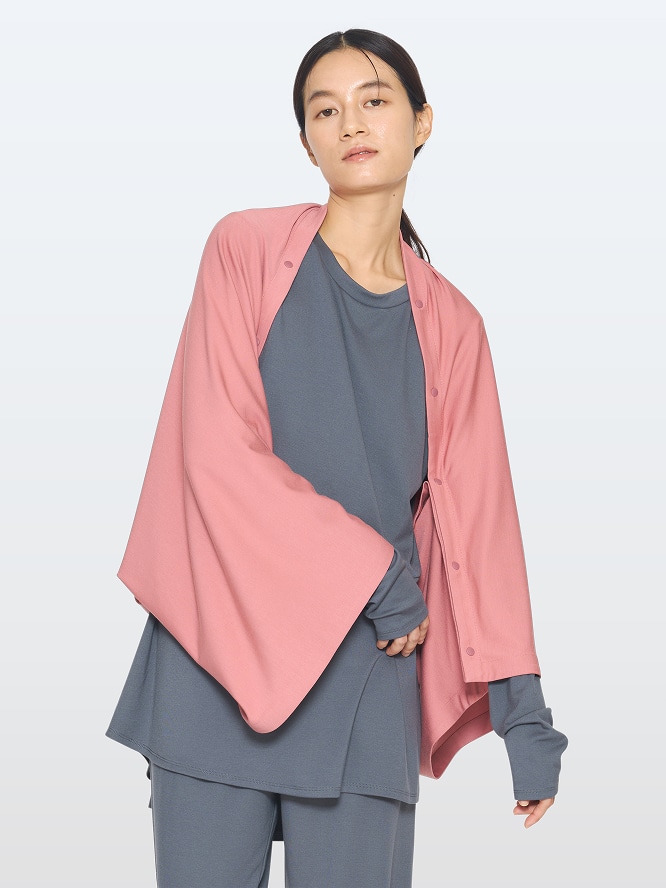 ポンチョ風にして腕をカバー