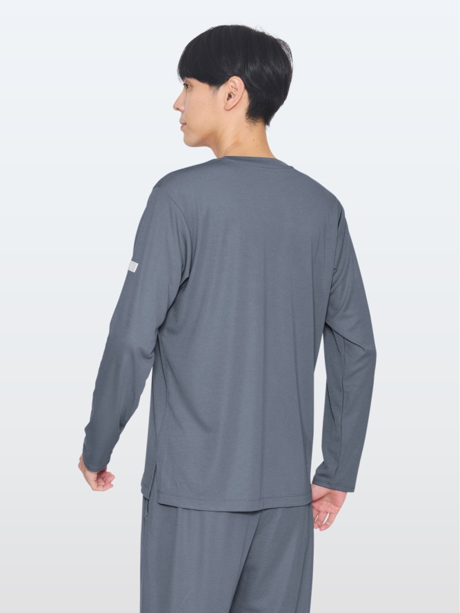 着るだけでスタイルアップ