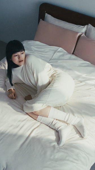 ふんわり軽い上質な起毛ニットを、ゆったりとしたシルエットで。やさしい温もりで包まれる、秋冬のリカバリーウェア。