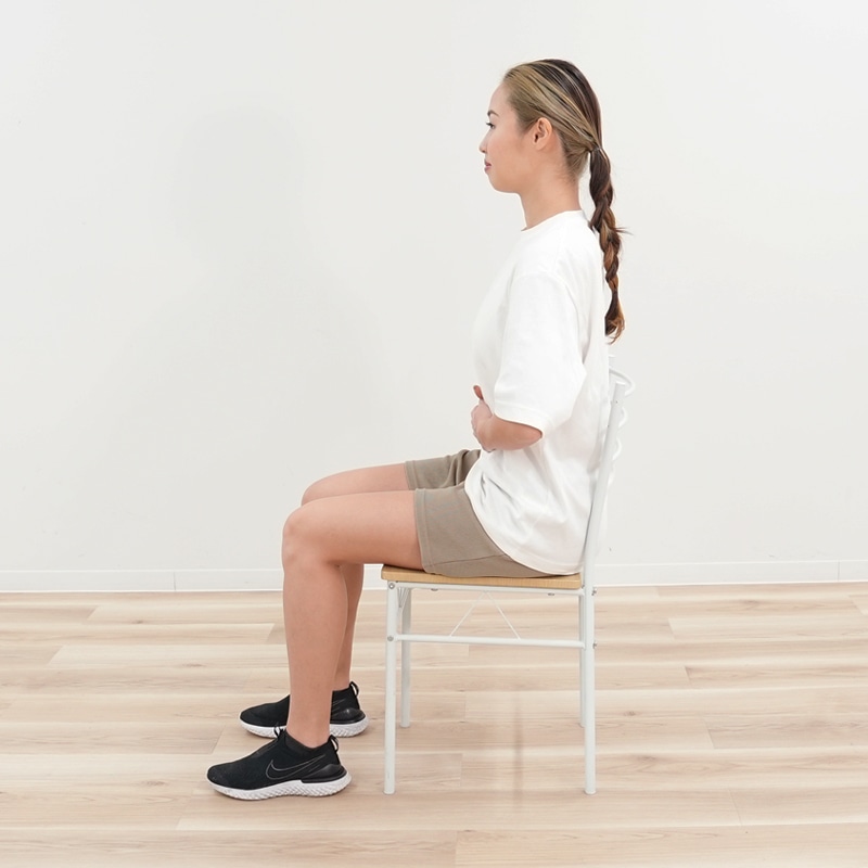 上体を前に倒すストレッチ