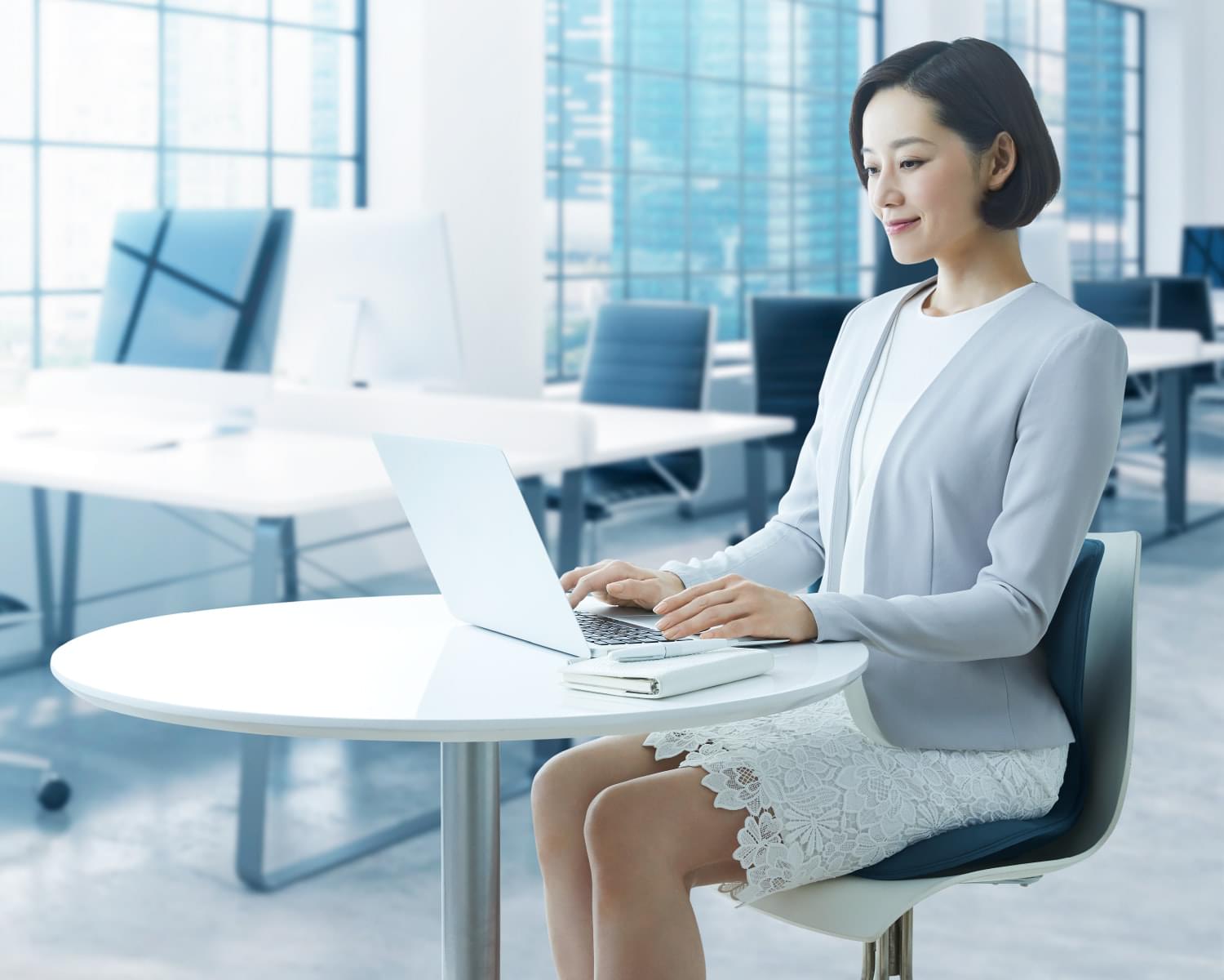 レビュー 姿勢】社員がおすすめするStyle（スタイル）ブランド
