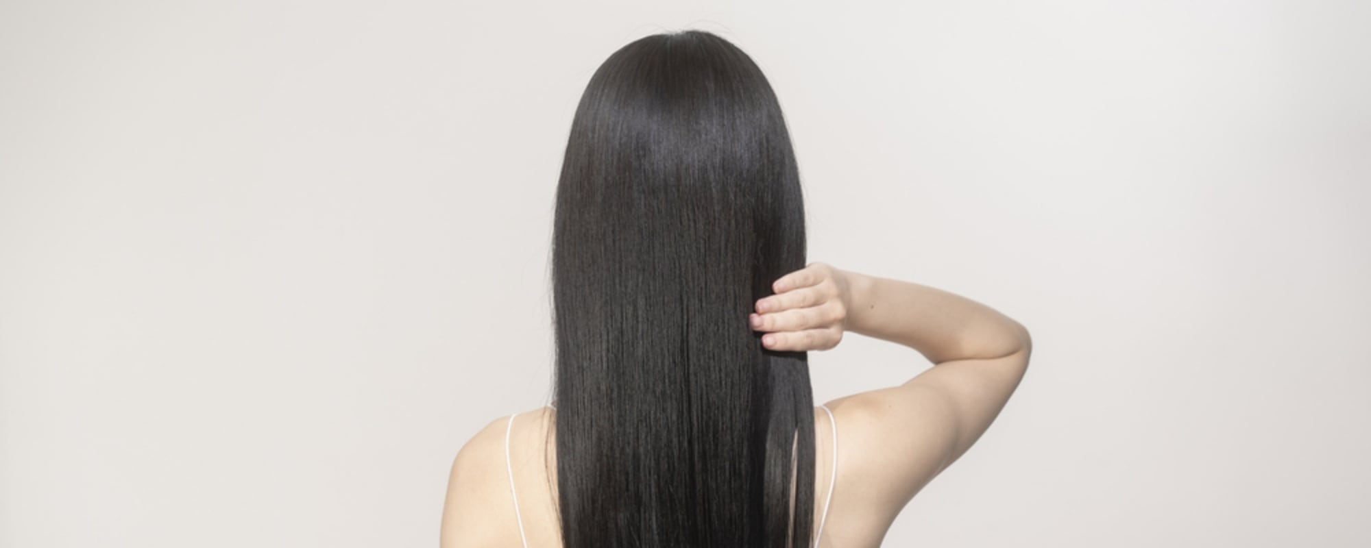 髪に天使の輪をつくるためのヘアケア方法を7つ紹介！輝くツヤ髪の仕組みや避けたい習慣を解説
