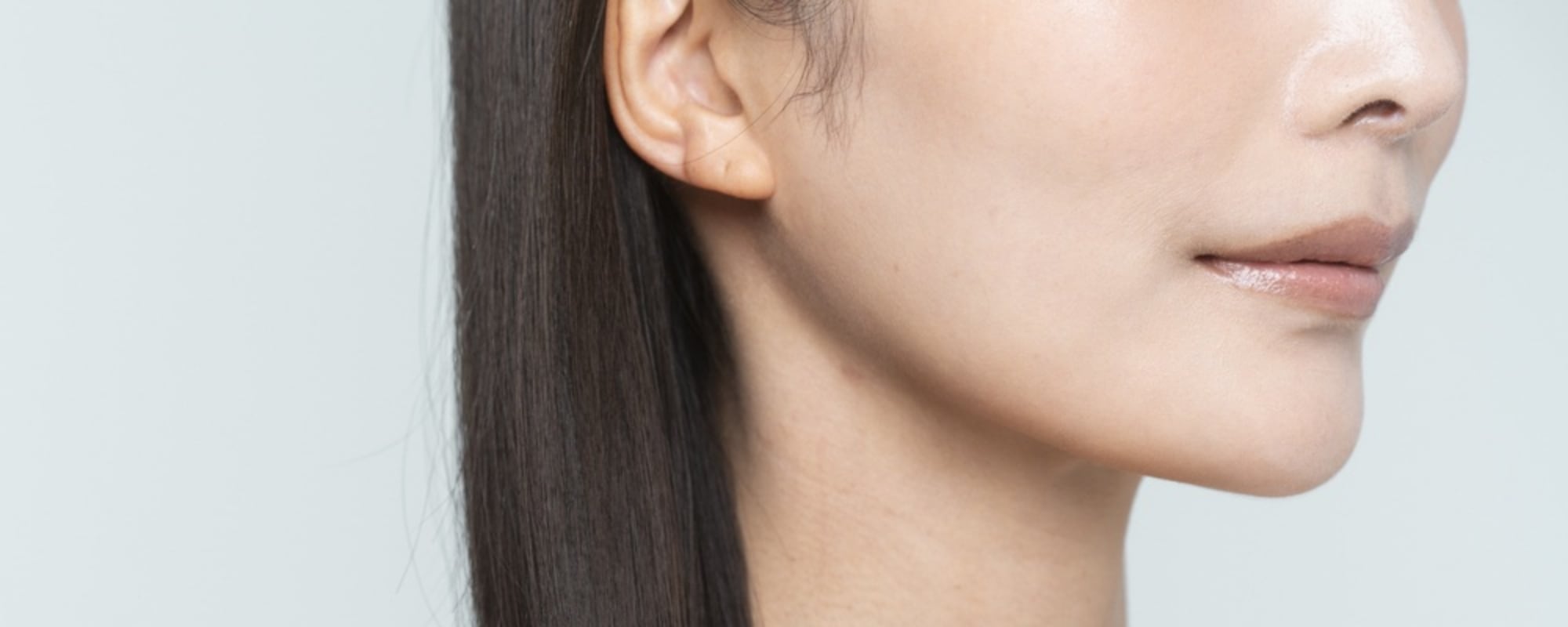 ヘアオイルとヘアミルクの違いは？髪質別の選び方や正しい使い方を紹介