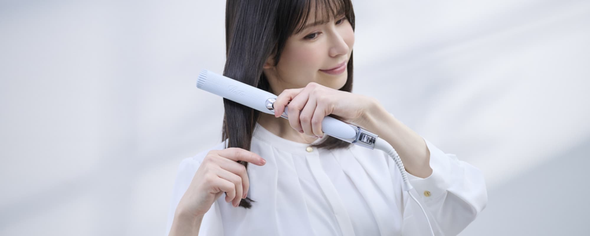 コテとストレートアイロンはどうやって使い分ける？特徴の違いや選び方を解説