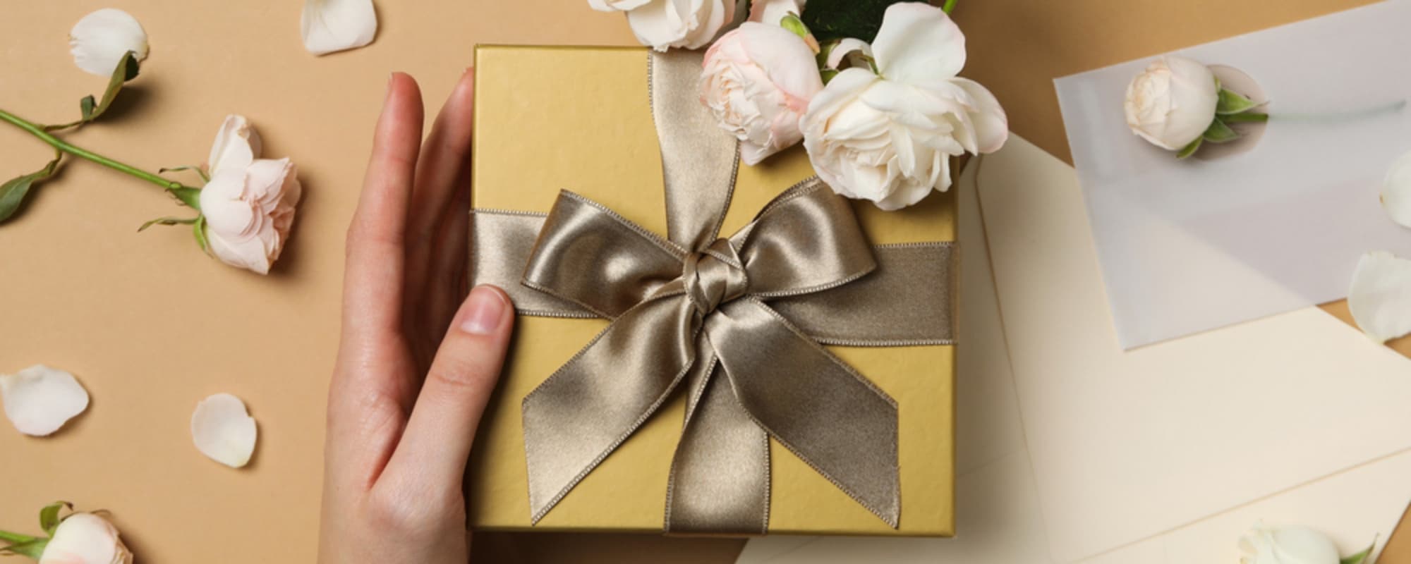 結婚祝いのプレゼントの選び方と人気ジャンル｜長く愛用されるアイテムを贈ろう