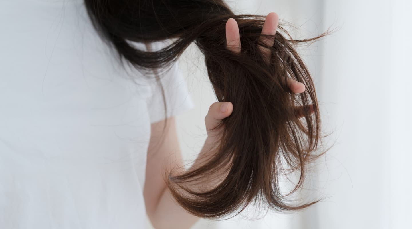 ヘアアイロン使用後に髪の傷みを軽減するケア方法