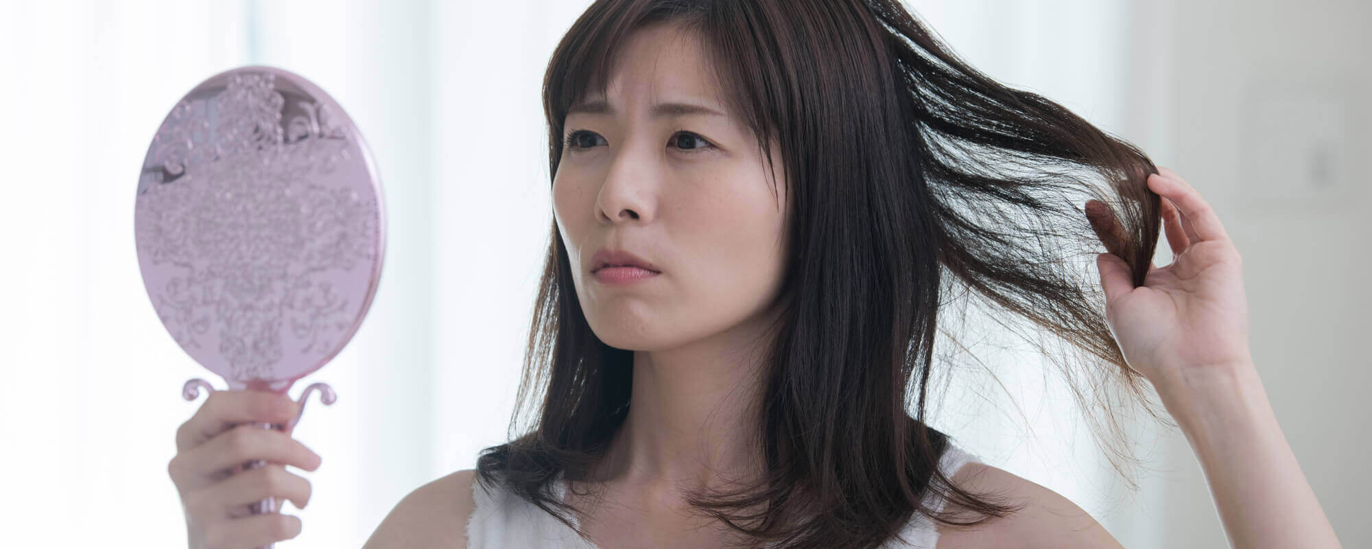 アホ毛（浮き毛）がひどい原因は？対策やおすすめアイテムも解説