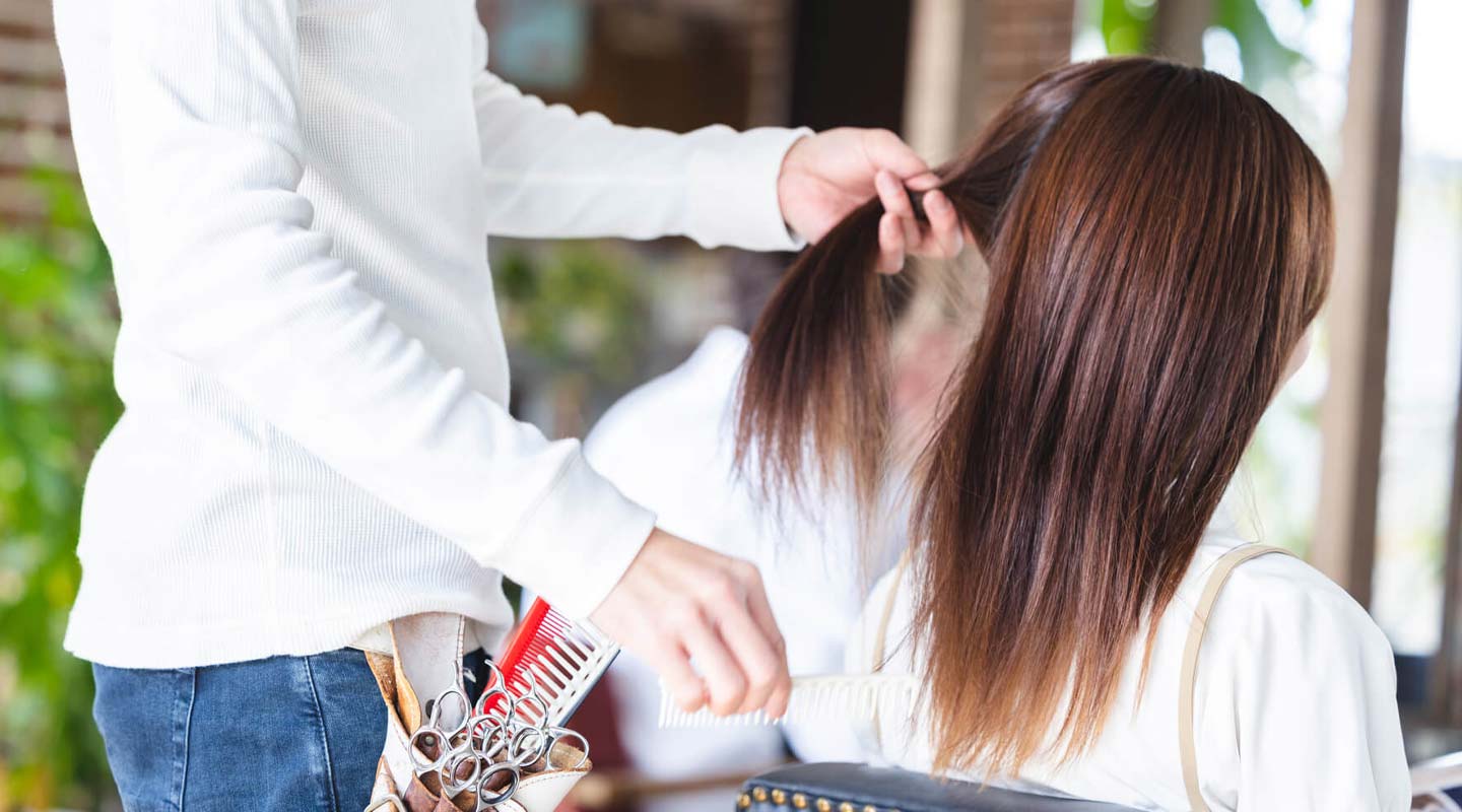 美容室でできる髪のボリュームダウン方法3選