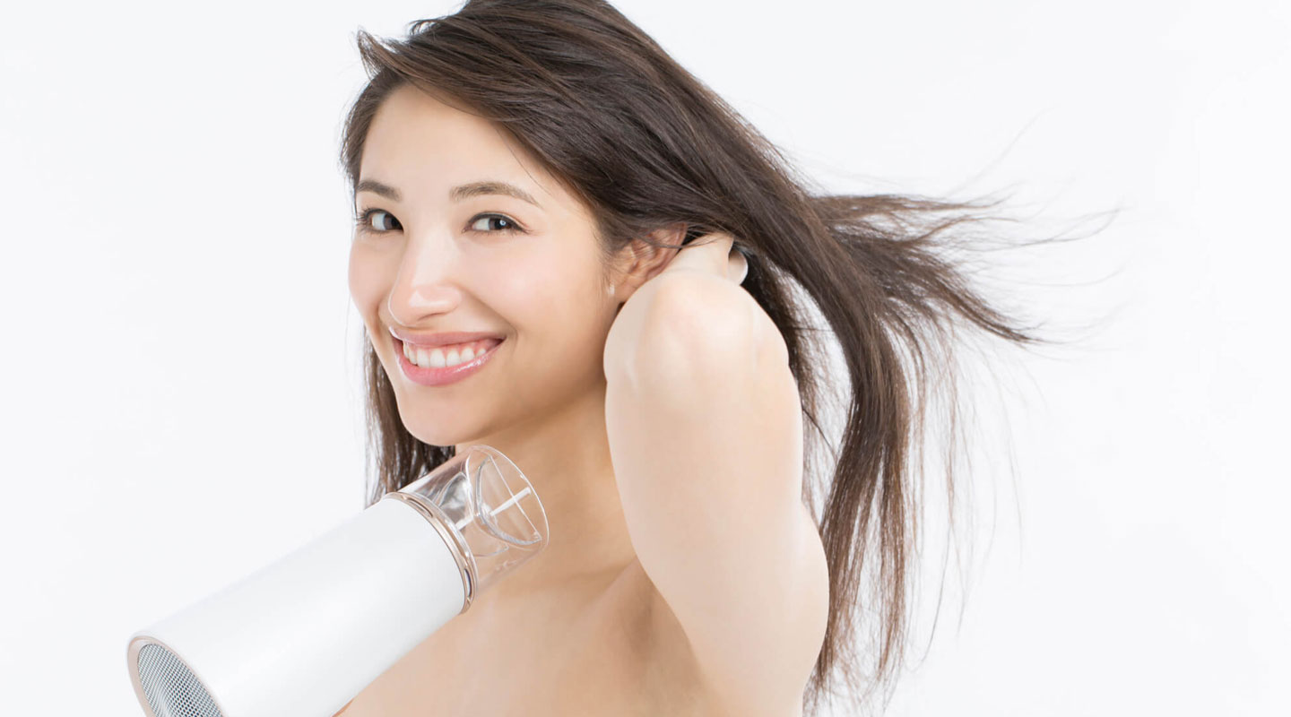 ヘアケアアイテムで髪のボリュームを抑えよう