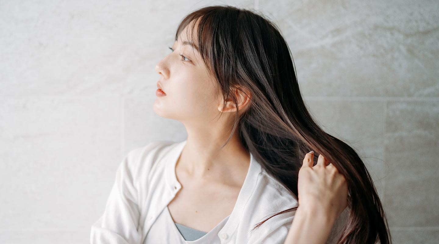 髪を守るヘアアイロン選びで、縮毛矯正後も理想のスタイルに！