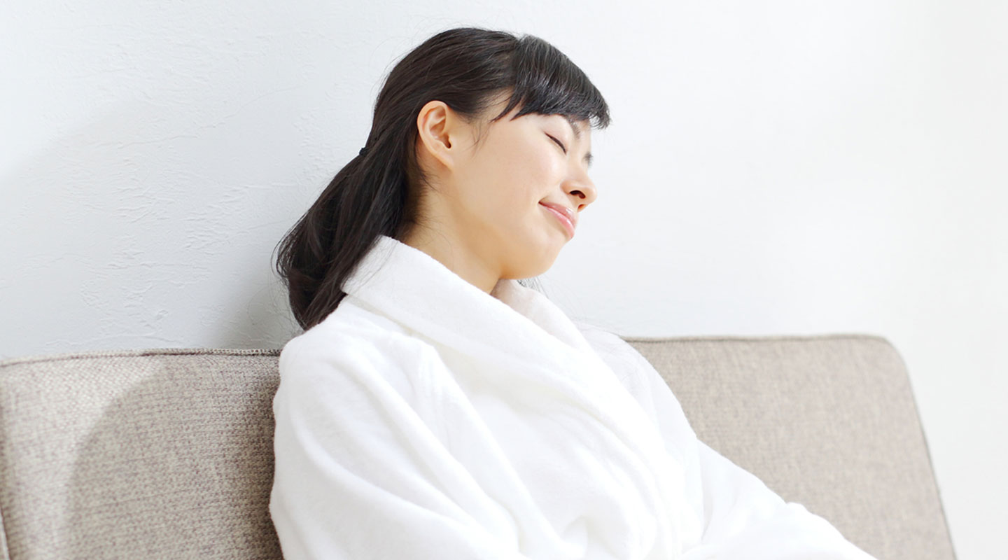 ガウンとバスローブの違いは？ローブとの関係も解説