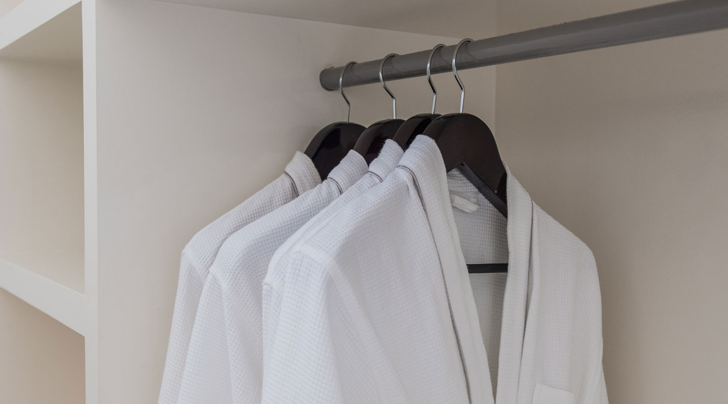 バスローブの素材と形の選び方