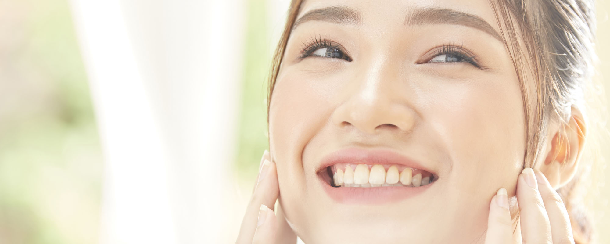 肌をきれいにする方法は？美肌の特徴と年代別のおすすめスキンケアも紹介