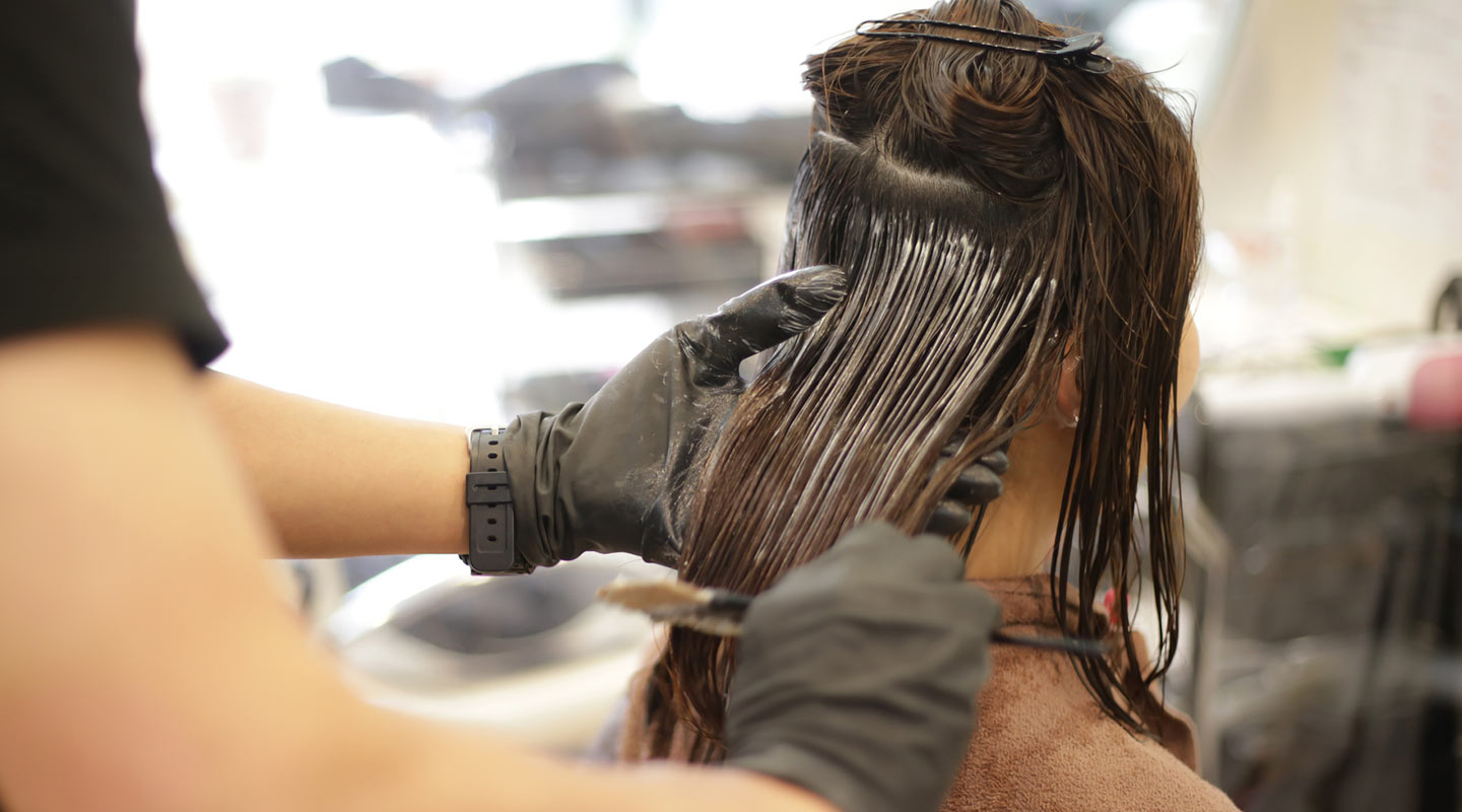 酸熱トリートメントと縮毛矯正との違い