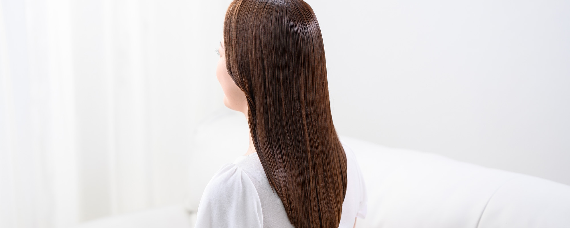 酸熱トリートメントと縮毛矯正の違いは？施術頻度や向いている人も詳しく解説