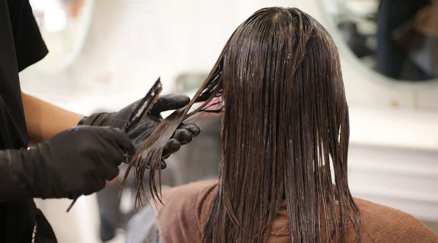 ストレートパーマとはどんな施術？