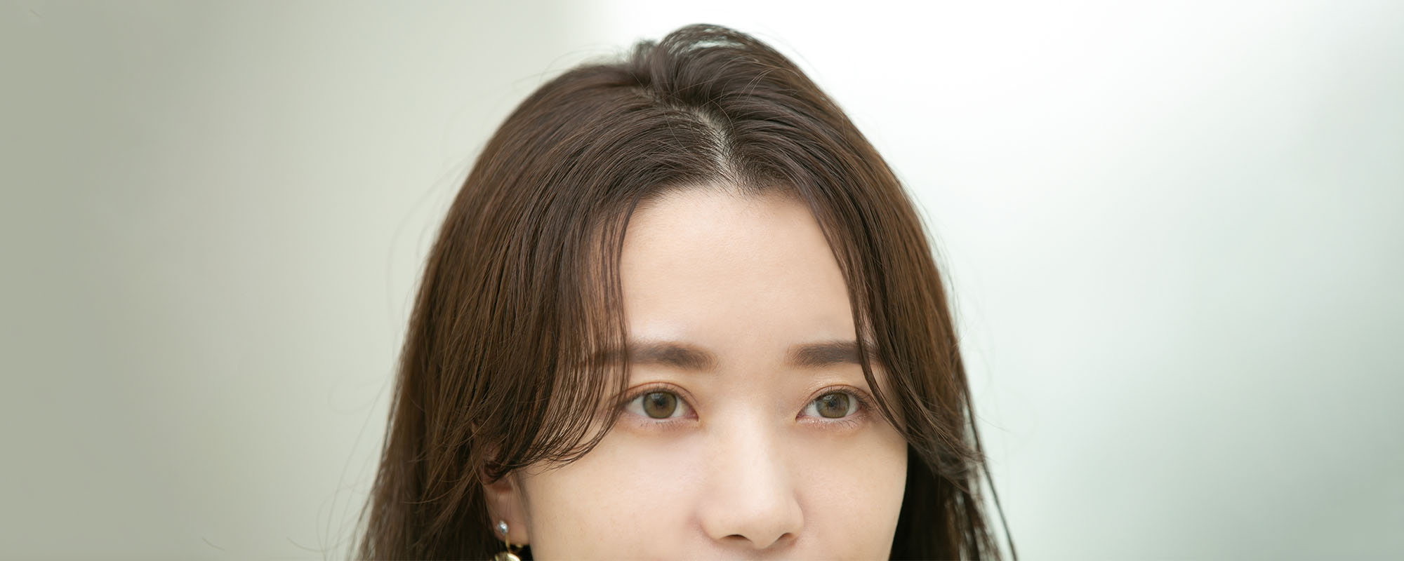 髪がぺたんこになる原因は？ボリュームを出すドライヤーの使い方やヘアケアを解説