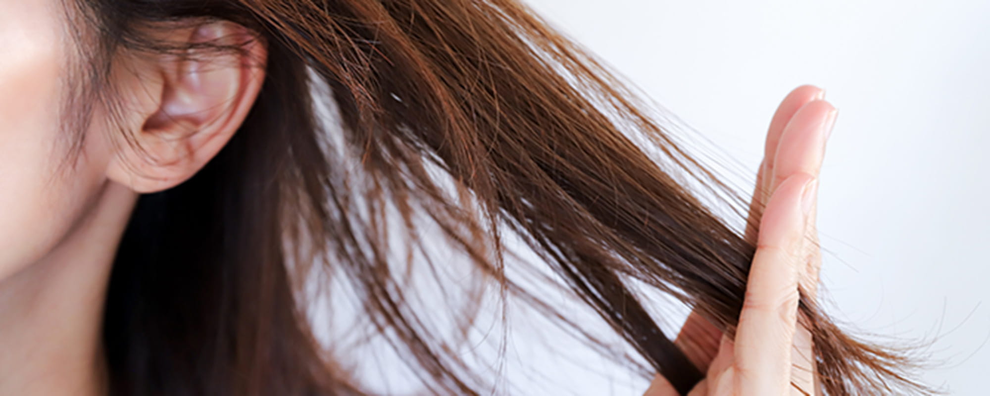 髪がゴワゴワする原因とは？サラサラ髪へ導く正しいヘアケア習慣を徹底解説