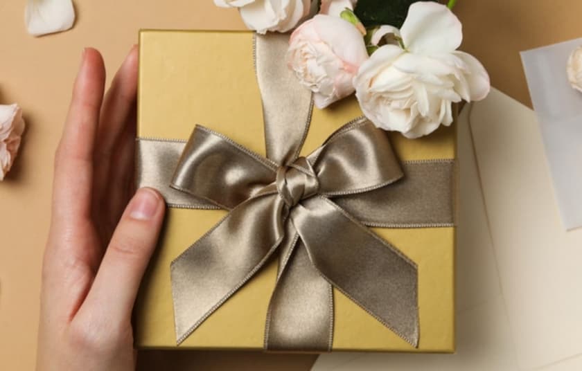 結婚祝いのプレゼントの選び方と人気ジャンル