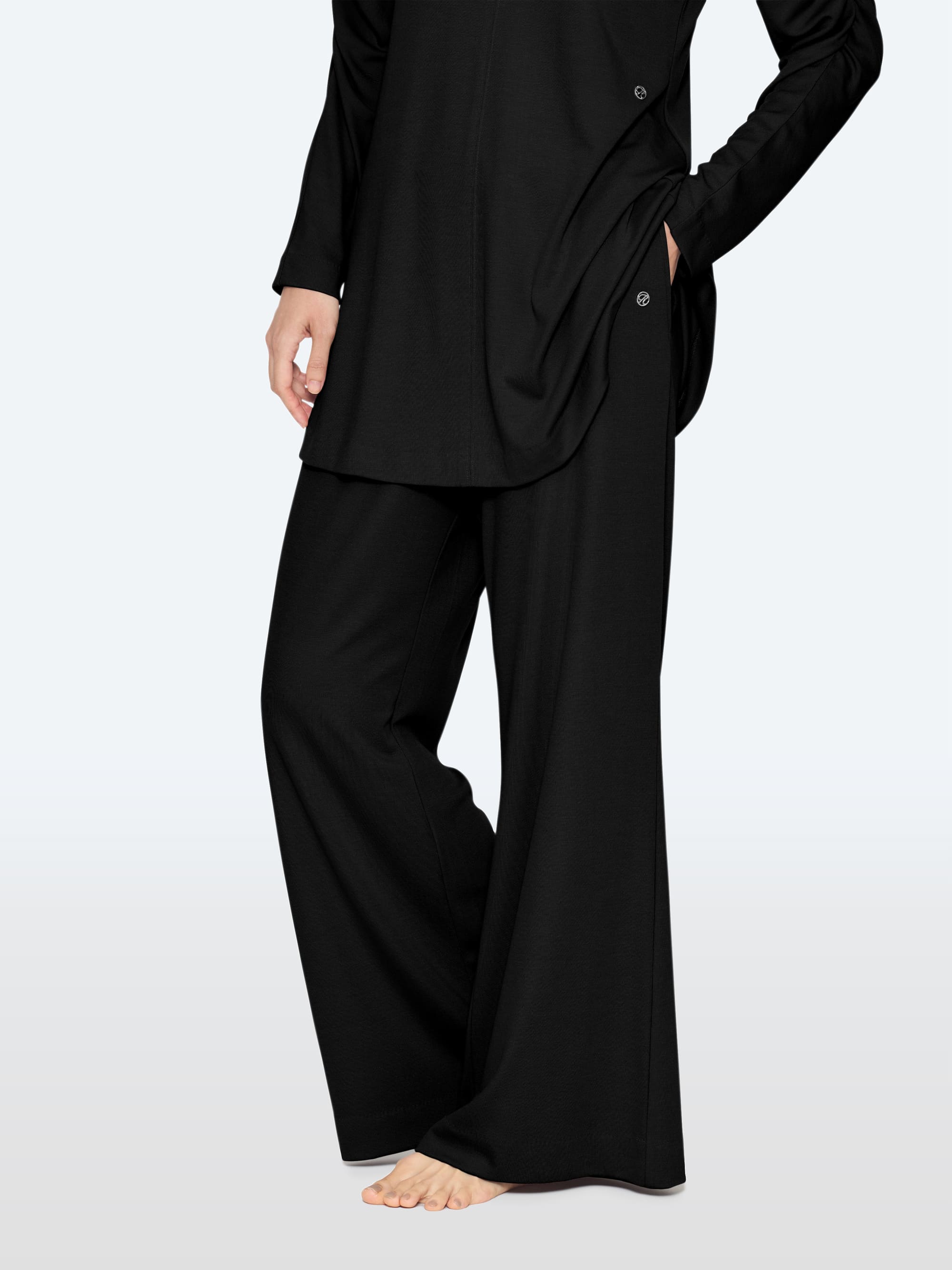 リファバイタルテック モイストスムース ワイドパンツ ブラック S