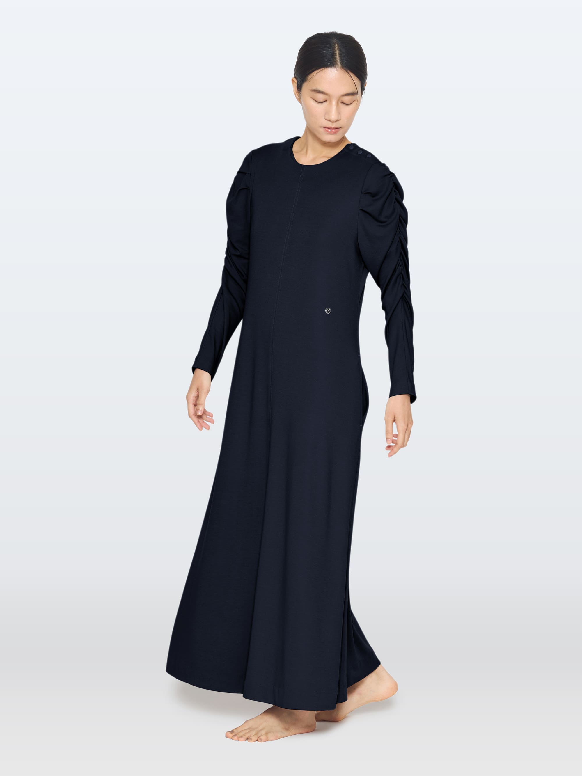 リファバイタルテック モイストスムース ギャザースリーブマキシレングスシャツ ネイビー S