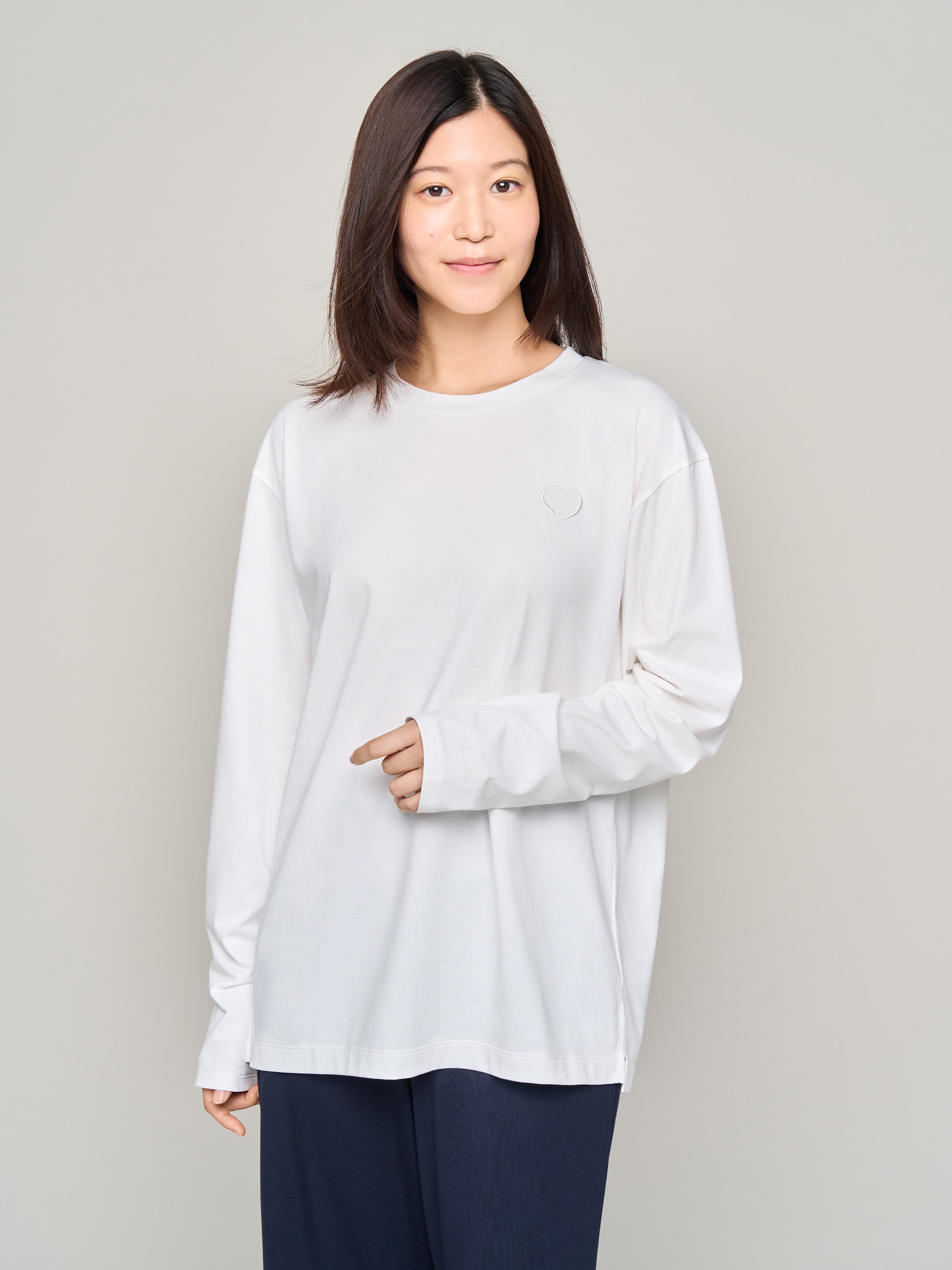 リファ バイタルテック コンフォートコットン クルーネックロングTシャツハートコレクション Aira#5 ホワイト M