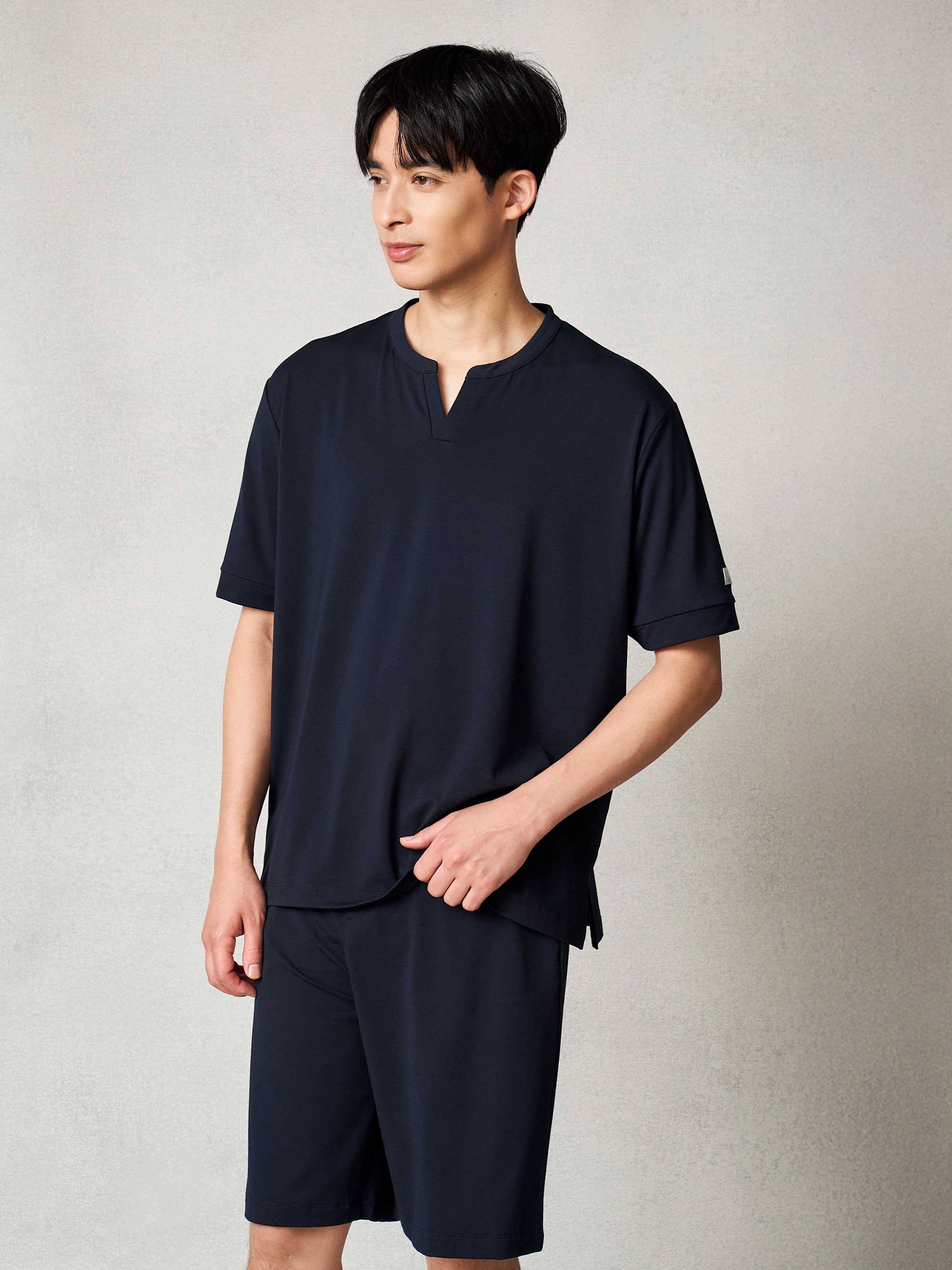 リファ バイタルテック ストレッチスムース ショートスリーブプルオーバー/MEN ネイビー M