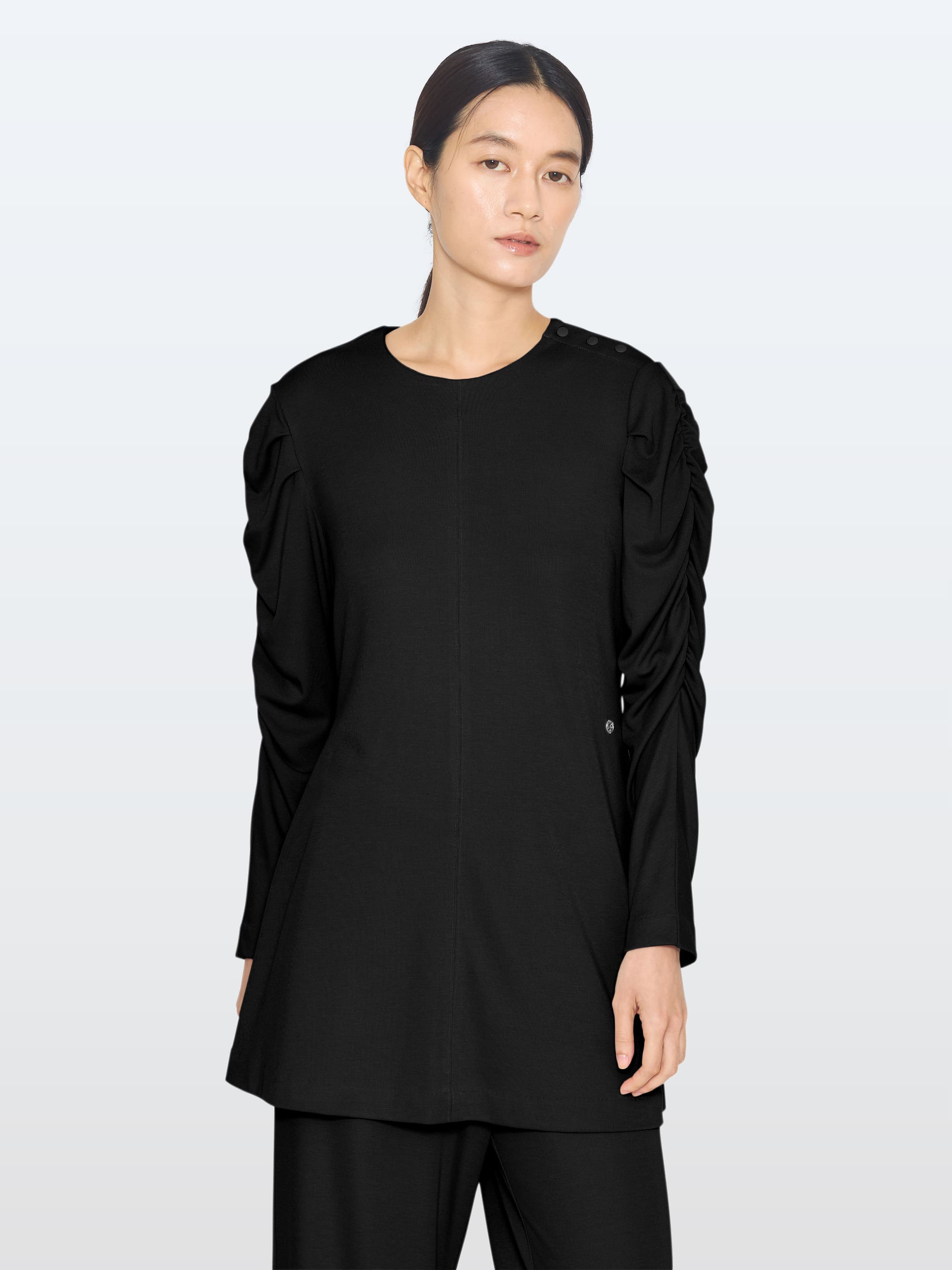 リファバイタルテック モイストスムース ギャザースリーブプルオ―バー ブラック S