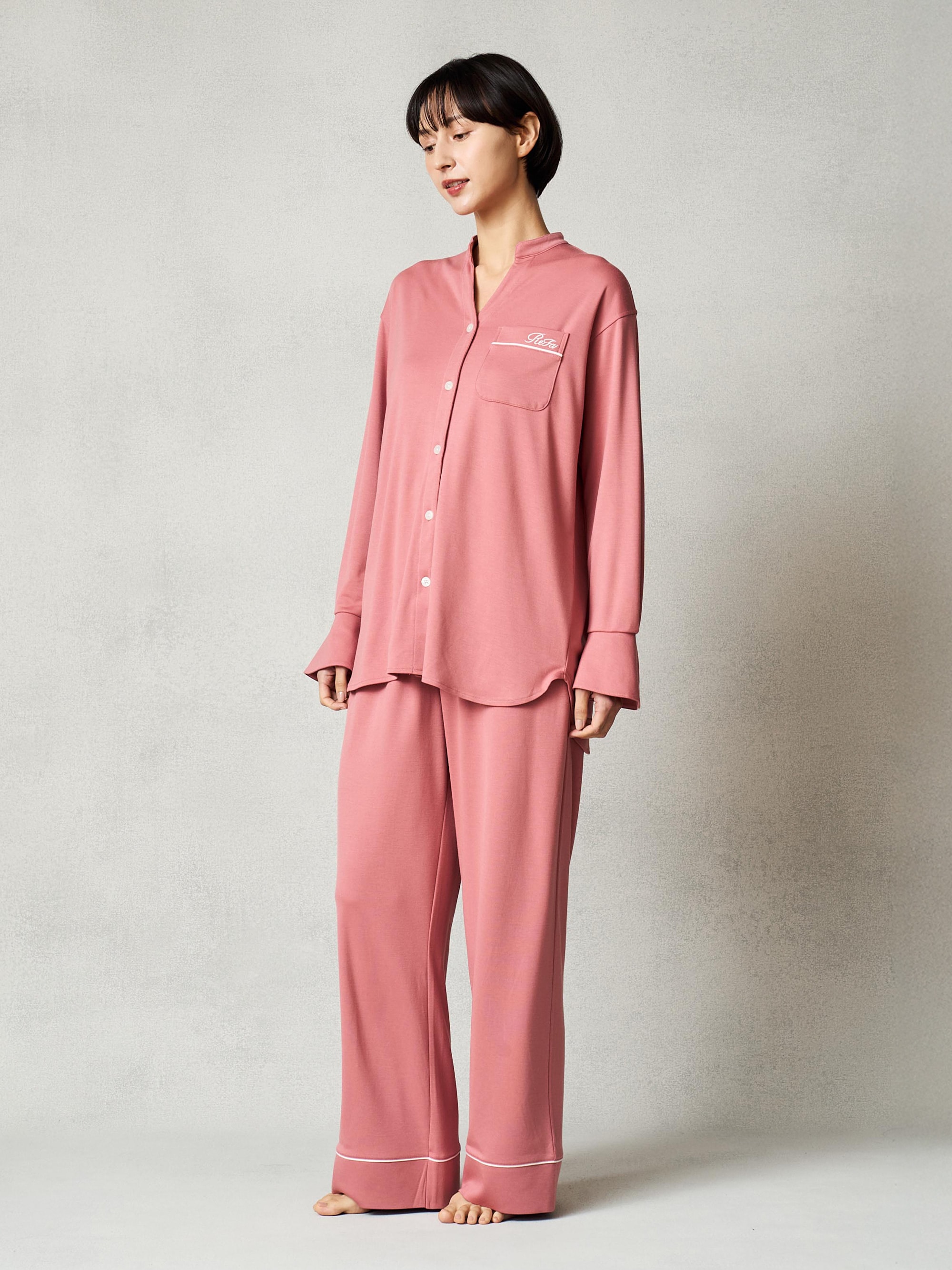 リファバイタルテック モイストスムース スタンドカラースリープウェア/WOMEN ピンク SS