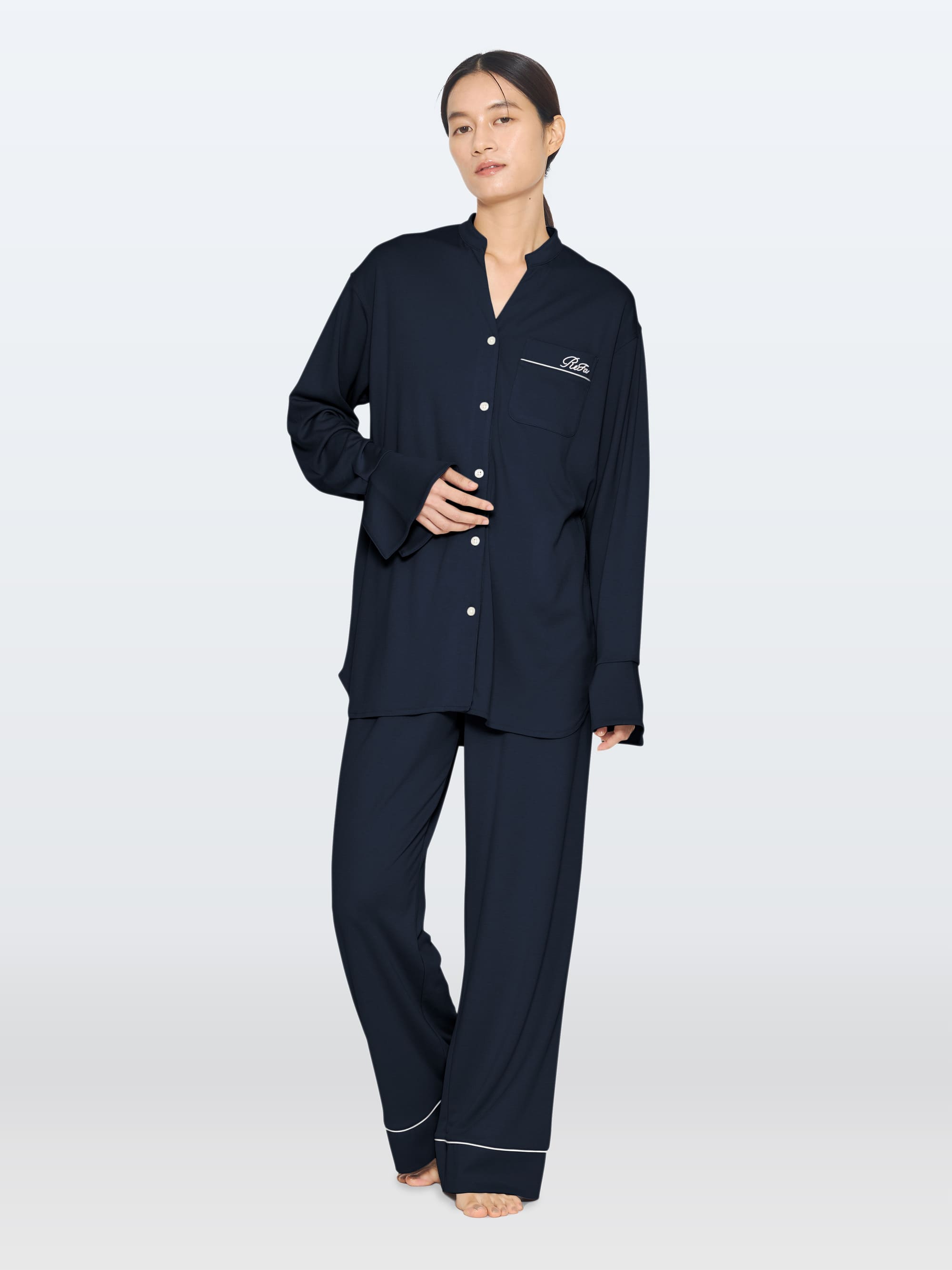 リファバイタルテック モイストスムース スタンドカラースリープウェア/WOMEN ネイビー SS