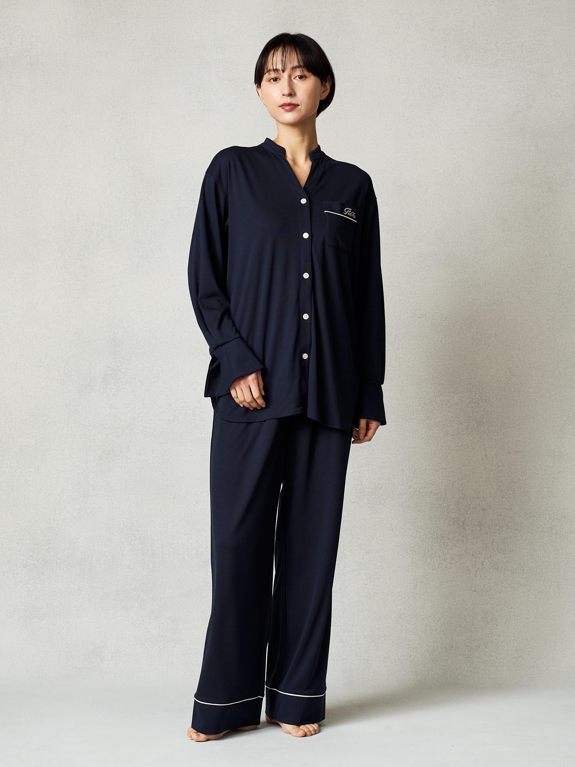 リファバイタルテック モイストスムース スタンドカラースリープウェア/WOMEN ネイビー M