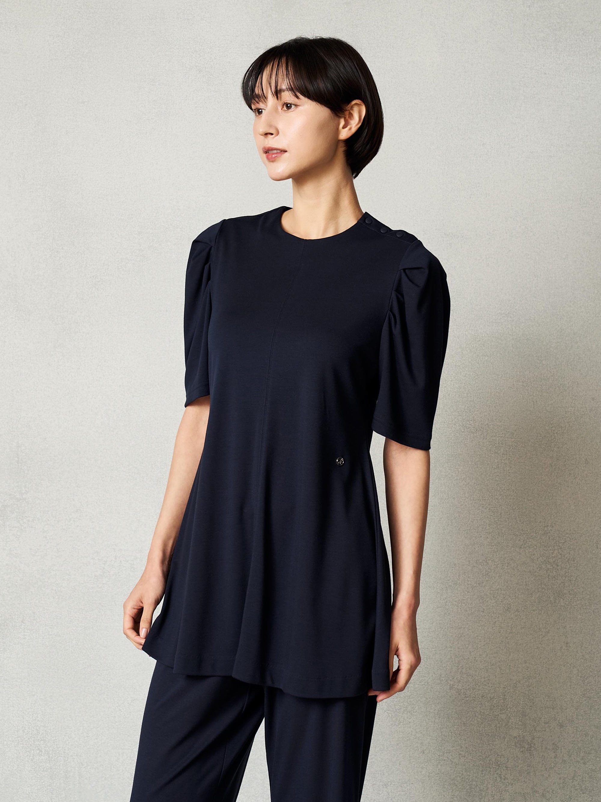 リファ バイタルテック モイストスムース ギャザーショートスリーブプルオーバー ネイビー M