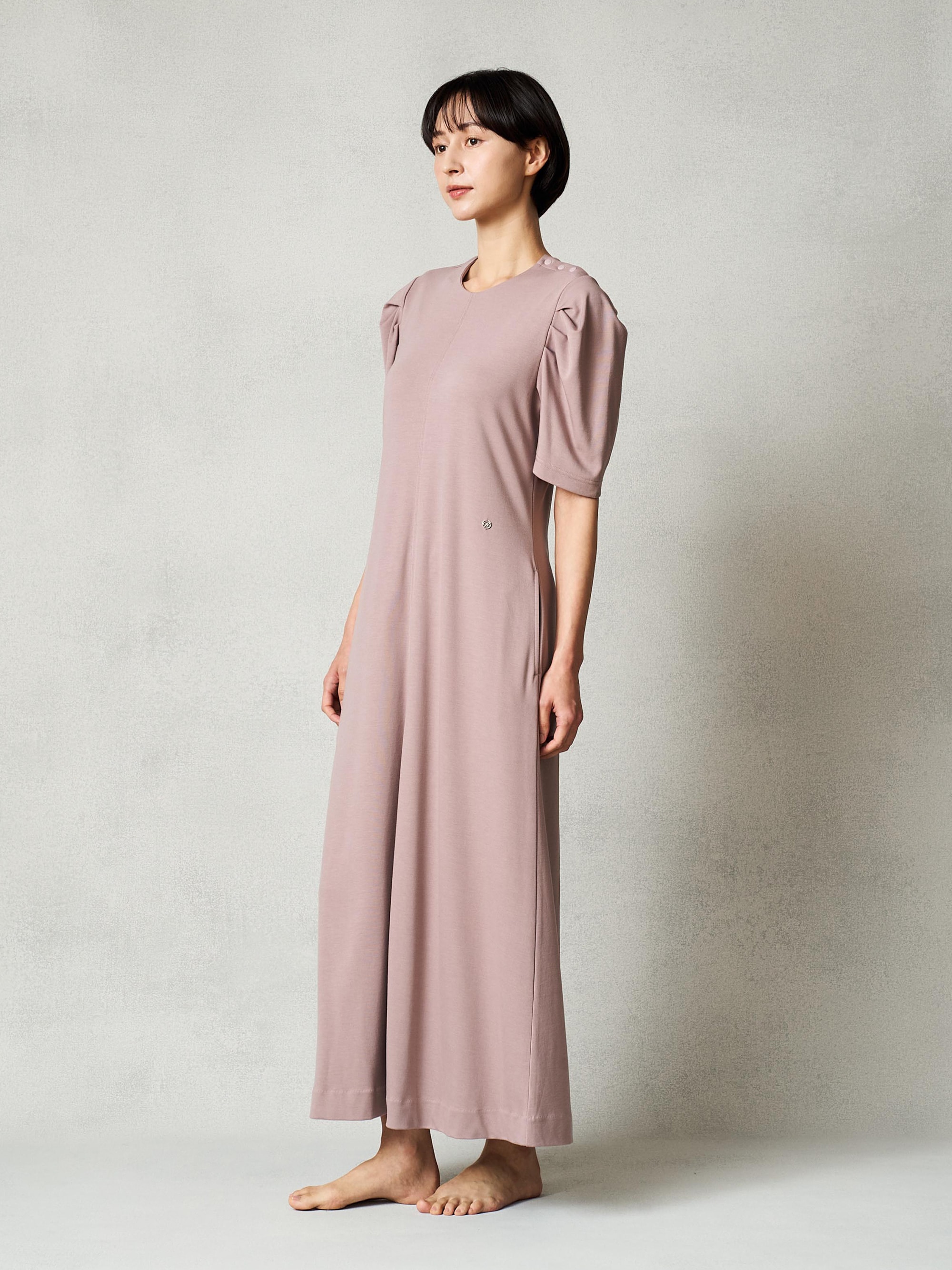 リファ バイタルテック モイストスムース ギャザーショートスリーブマキシレングスシャツ モーヴピンク M