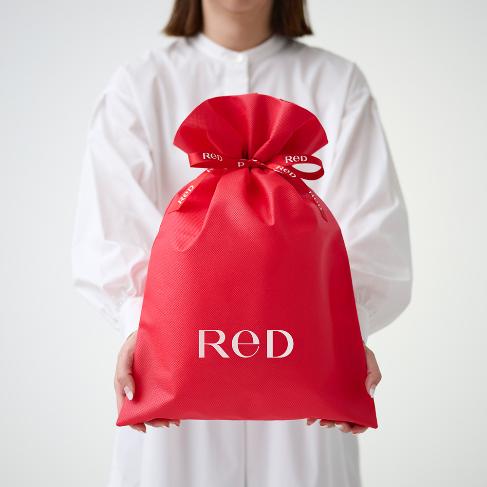 ラッピングされたReDの商品